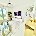 La Landaise Avec Piscine Villa